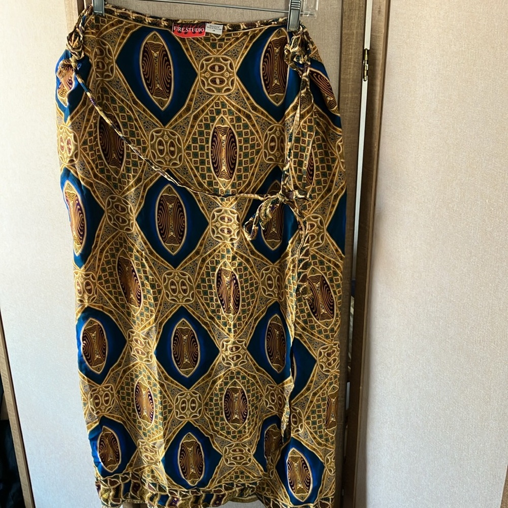 FINAL MARKDOWN Fire Studio Blue and Gold Patterned boho look wrap style skirt 1X - Picture 1 of 12